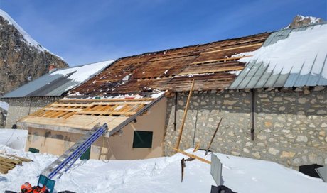 Mise hors d'eau d'une toiture arrachée à 2500m d'altitude