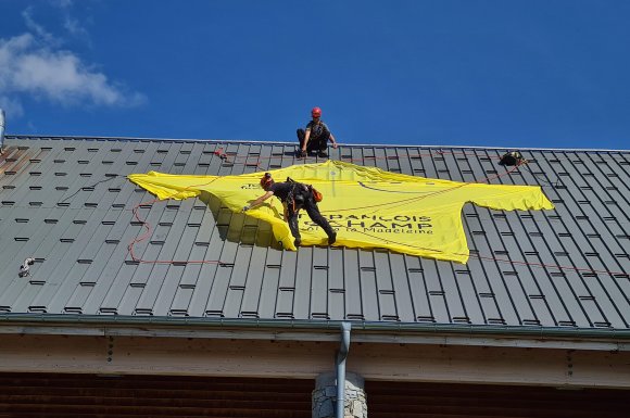 Entreprise spécialisée dans la pose et l'installation de banderoles évènementielles en Maurienne