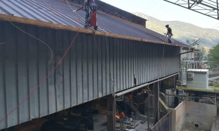 Professionnel pour réaliser l'encadrement de salariés qui interviennent en toiture à Aix-les-Bains